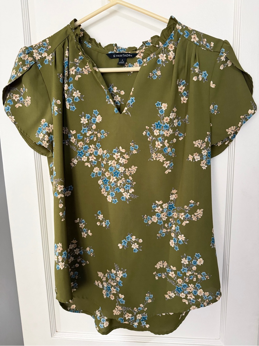 41 Hawthorn Olive Floral V-Neck Flutter Sleeve Blouse
